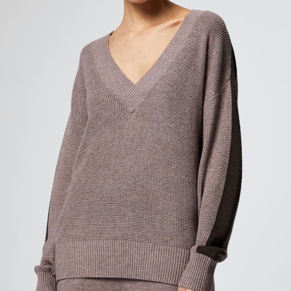 Varley V-Neck Sweater in Taupe
